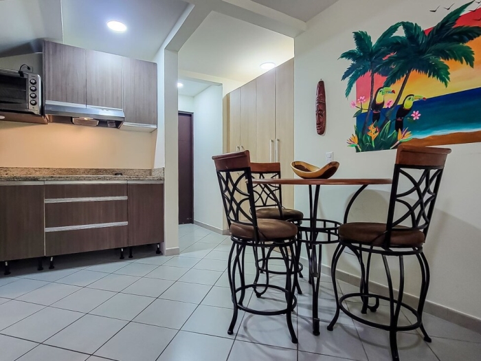 Jade A13 - Moderno condominio con una bonita terraza en 2do Piso en Playas del Coco