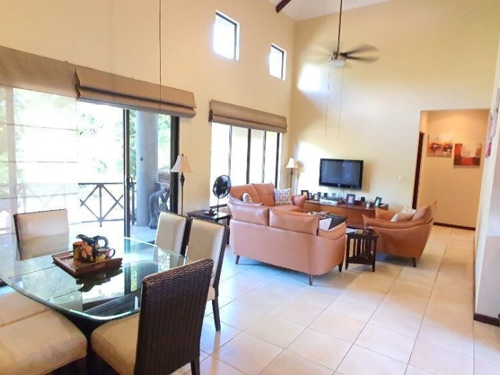 Sombras #104 3 Bed 2 Bath 2nd Floor Condo en Playas del Coco