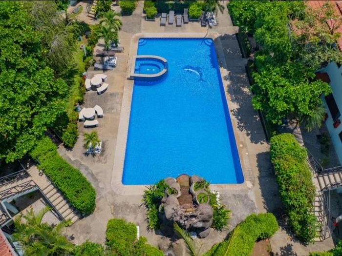 Turquoise #8 Charming 1-Bedroom Condo with Spacious Layout in Playas del Coco