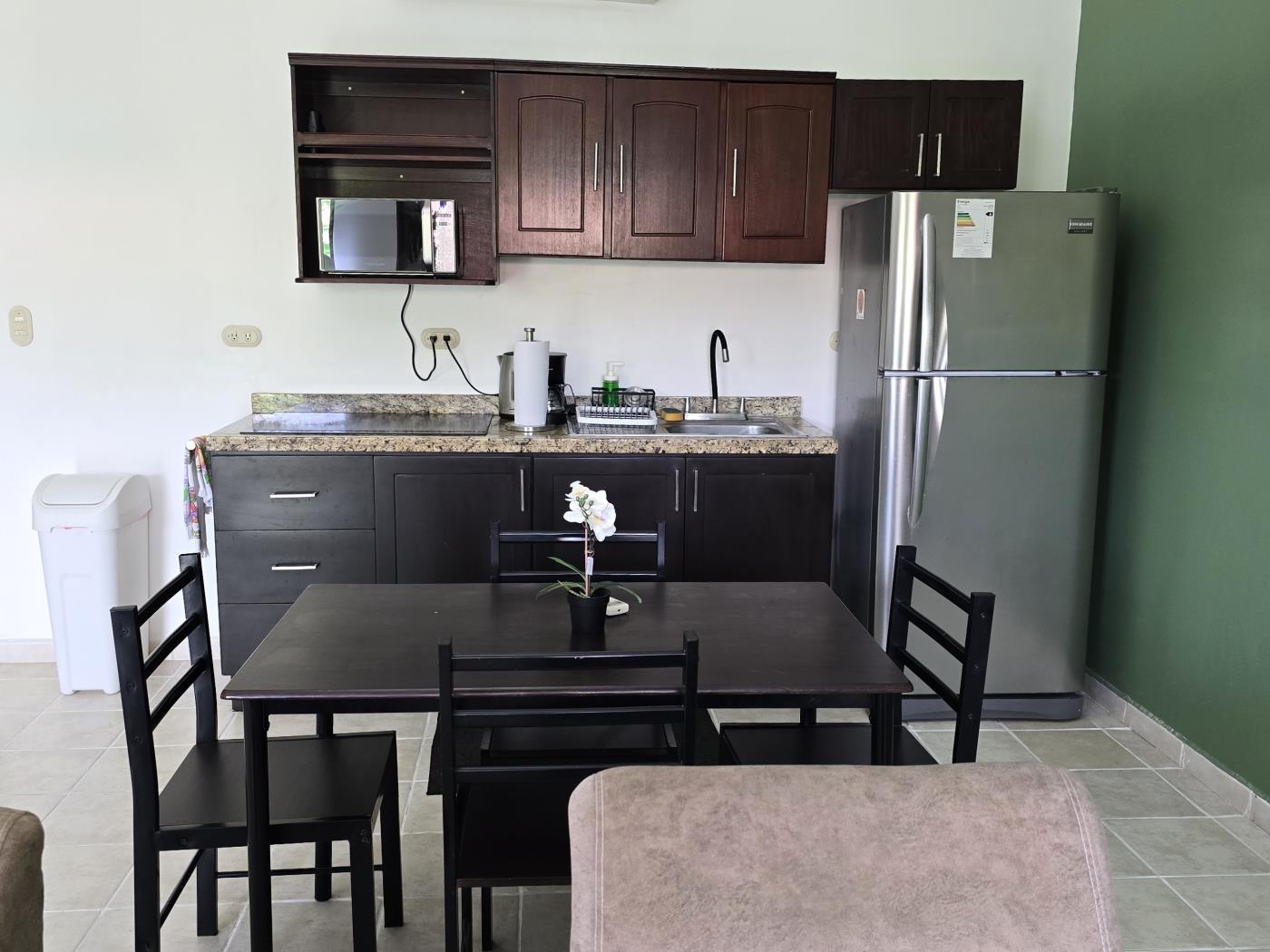 Turquoise #8 Charming 1-Bedroom Condo with Spacious Layout in Playas del Coco