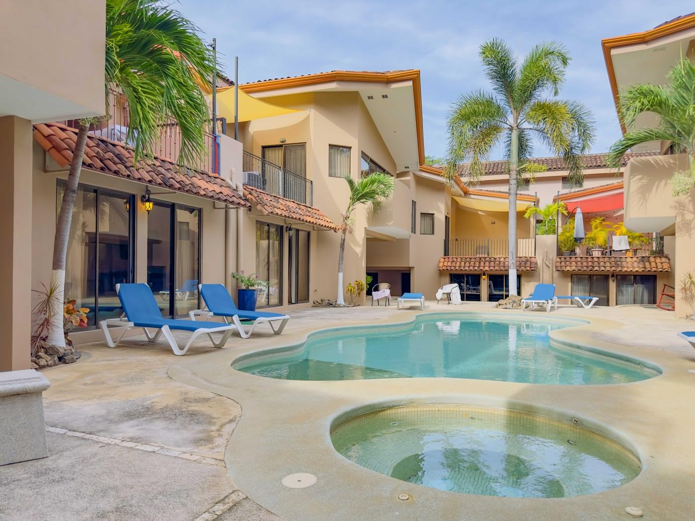 The Cove – Amazing 1-Bedroom, 1.5-Bathroom Condo in Playas del Coco