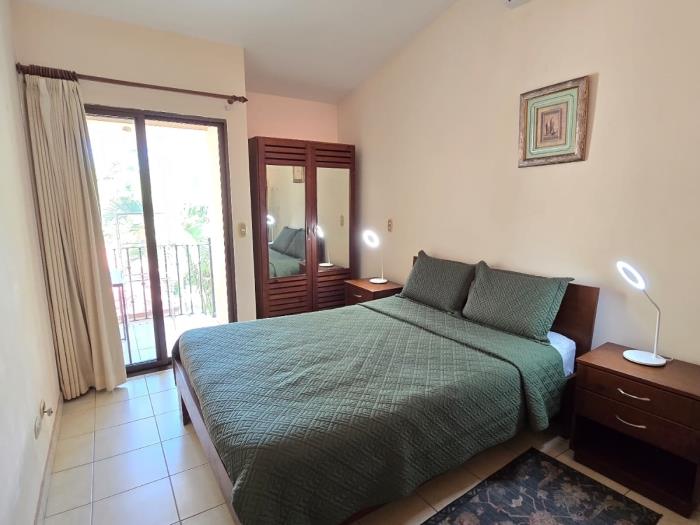 Green turtle # 22 Cozy 2BR Condo Just 10 Minutes from the Beach in Playas del Coco