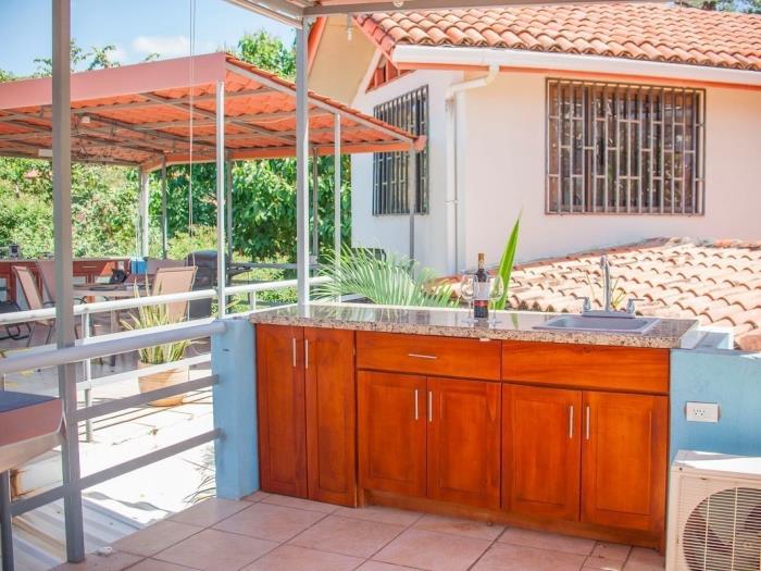 Tucanes 4 Retreat - 2BR Condo Rooftop Terrace & Ocean View Pool in Playas del Coco
